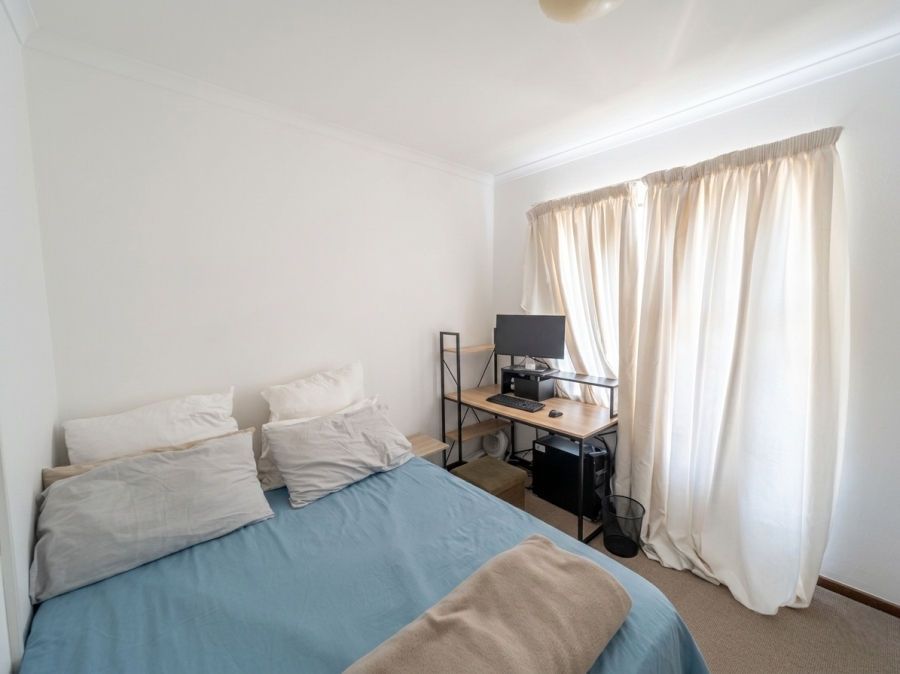 To Let 2 Bedroom Property for Rent in Burgundy Estate Western Cape